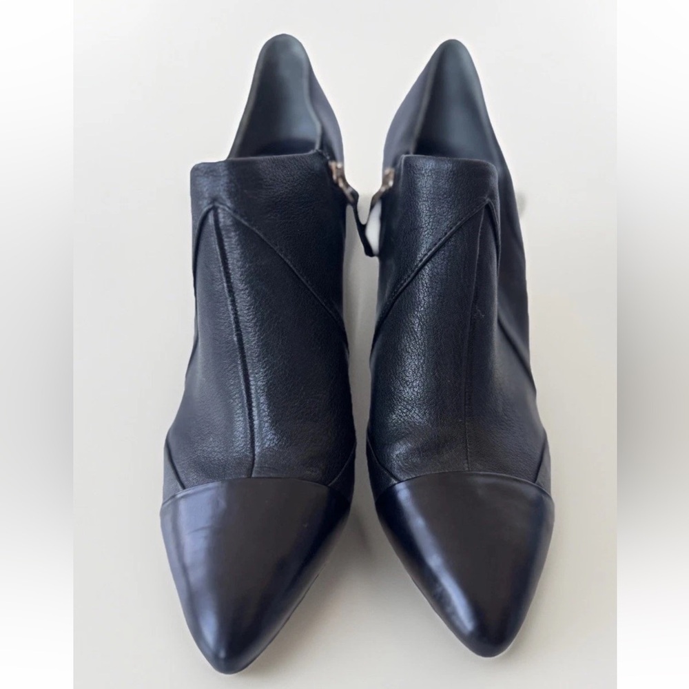 Tory Burch Lorelei Black Leather Stiletto Heel Ankle Boot Bootie Size 9.5 - Picture 3 of 10